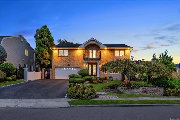 Attached, Exterior, Facade, Brick Facade, Modern
