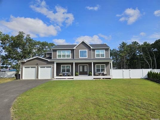 Attached, Exterior, Facade, Farmhouse