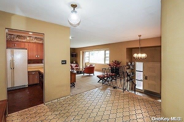 Chandelier, Interior, Living room