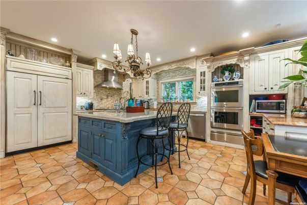 Chandelier, Interior, Kitchen, Recessed Lighting, Stainless Steel Appliances