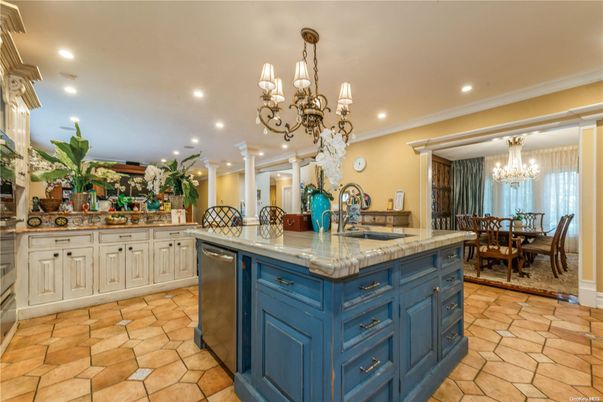 Chandelier, Dining room, Interior, Kitchen, Recessed Lighting, Stainless Steel Appliances