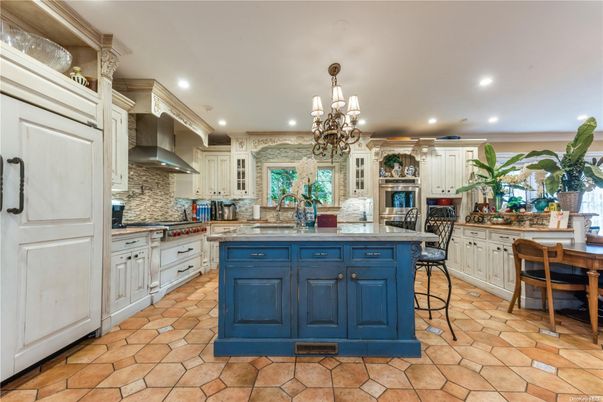 Chandelier, Interior, Kitchen, Recessed Lighting, Stainless Steel Appliances