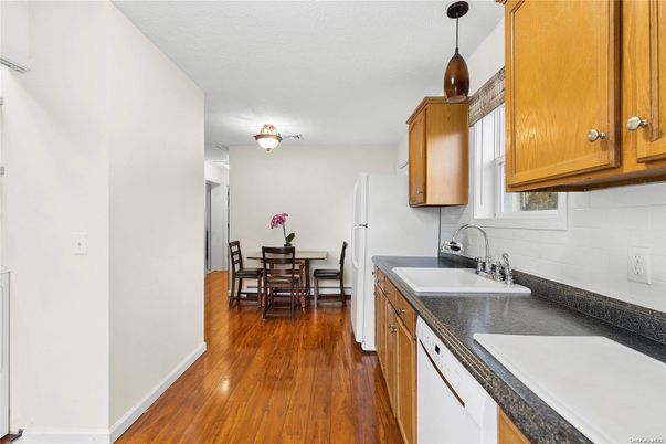 Dining room, Interior, Kitchen, Pendant Lights, Wood Texture Flooring