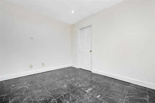 Empty room, Interior, Marble, Recessed Lighting