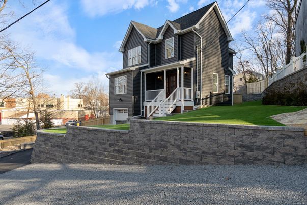 Exterior, Facade, Queen Anne Victorian