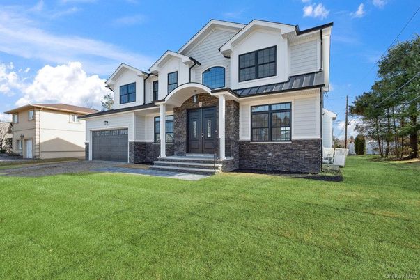 Attached, Exterior, Facade, Farmhouse