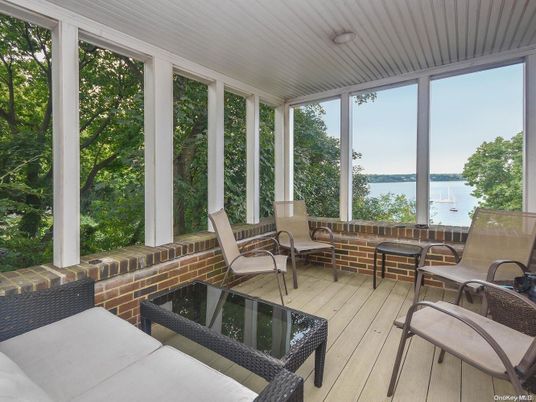 Interior, Sun Room, Water, Wood Texture Flooring
