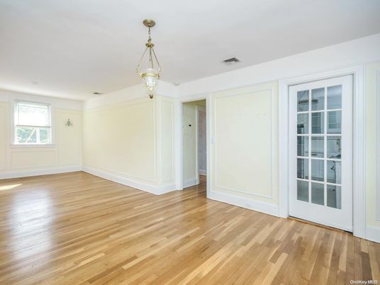 Empty room, Interior, Pendant Lights, Wood Texture Flooring