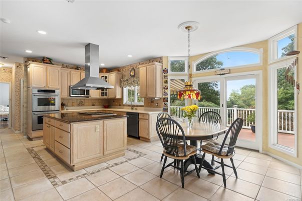 Dining room, Interior, Kitchen, Pendant Lights, Recessed Lighting, Stainless Steel Appliances