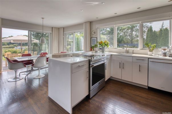 Dining room, Interior, Kitchen, Pendant Lights, Recessed Lighting, Wood Texture Flooring