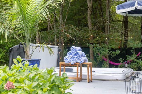 Exterior, Hot Tub