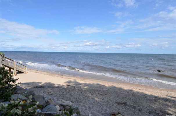 Exterior, Lake