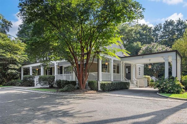 Exterior, Facade, Cape Cod
