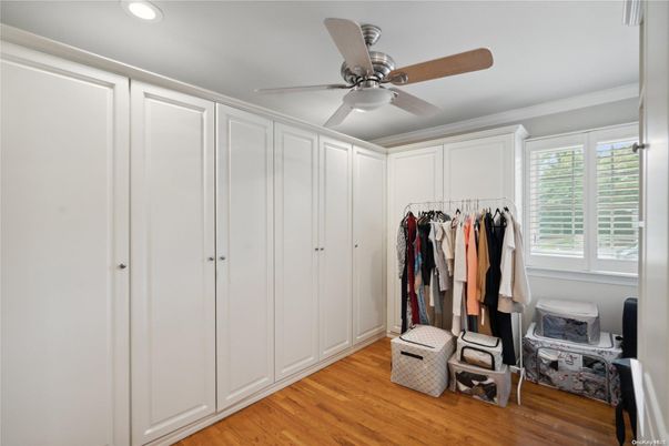 Interior, Recessed Lighting, Walk-in Closets, Wood Texture Flooring