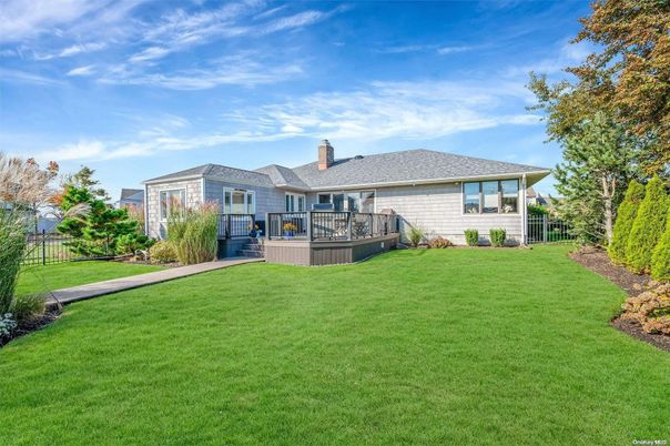 Backyard, Exterior, Hot Tub