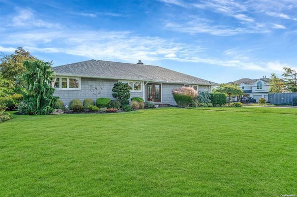 Backyard, Exterior, Facade, Ranch