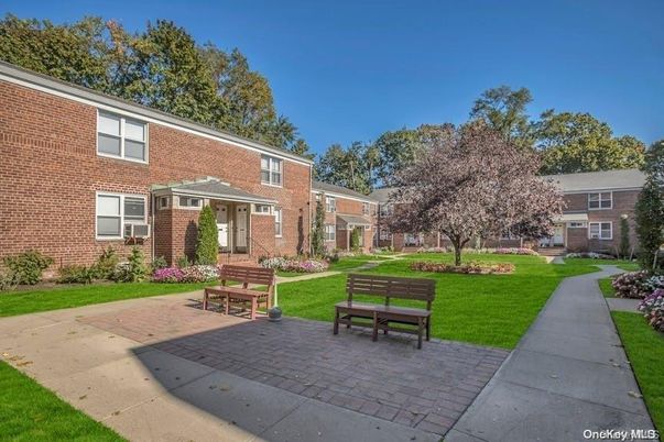 Backyard, Exterior, Facade, Brick Facade, Georgian