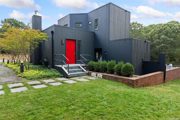 Backyard, Exterior, Facade, Modern