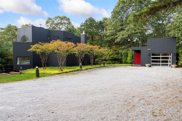 Backyard, Exterior, Facade, Modern
