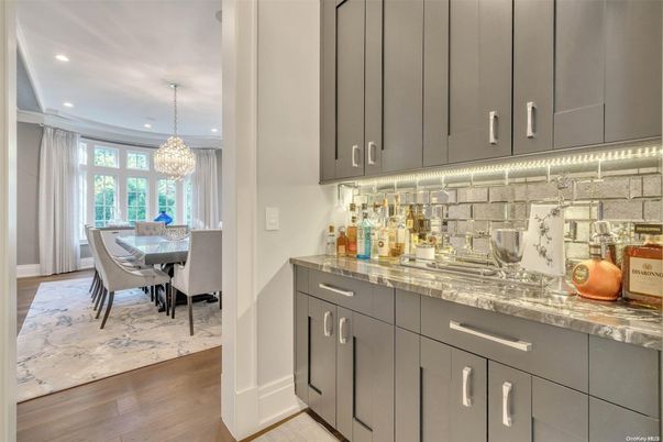 Chandelier, Dining room, Interior, Recessed Lighting, Wood Texture Flooring