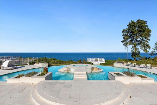 Exterior, Pool, Water