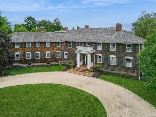 Backyard, Exterior, Facade, Brick Facade, Georgian