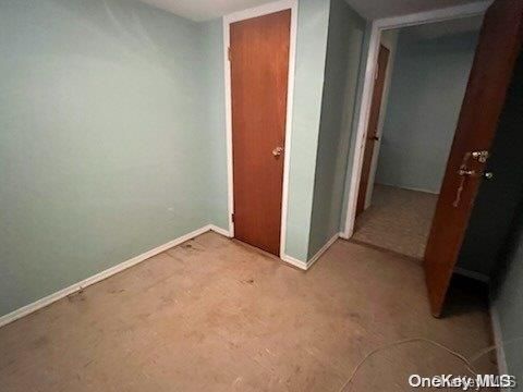 Empty room, Interior