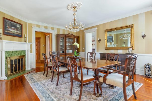 Chandelier, Dining room, Fireplace, Interior, Wood Texture Flooring