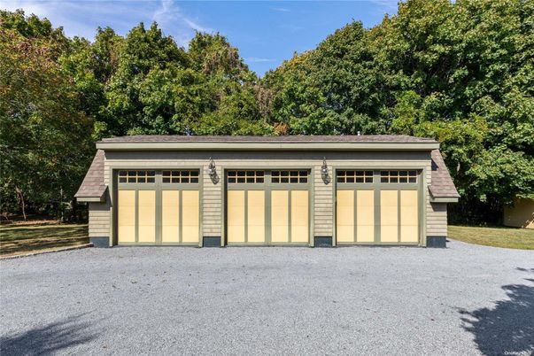 Detached Garage, Exterior
