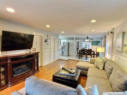 Dining room, Interior, Living room, Recessed Lighting, Wood Texture Flooring