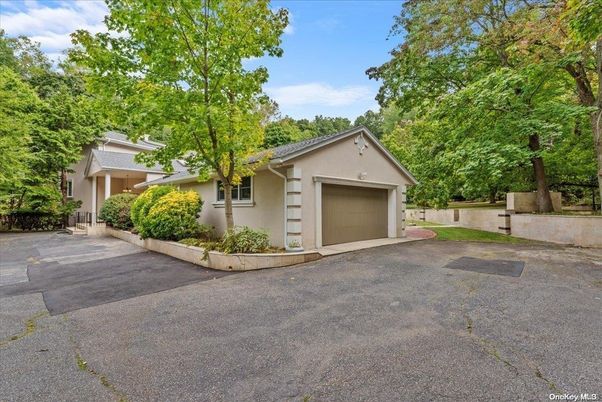 Detached Garage, Exterior