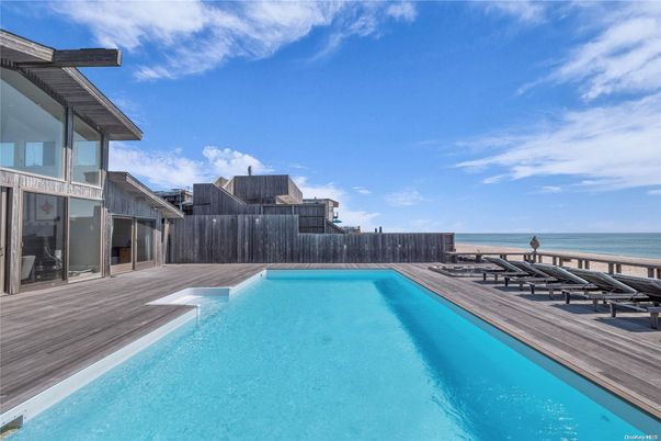Exterior, Pool, Water