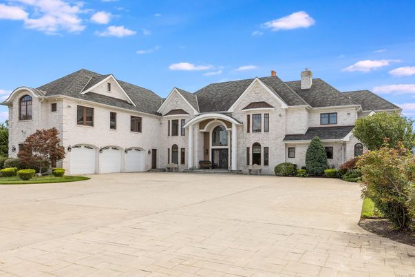 Attached, Exterior, Facade, French Provincial