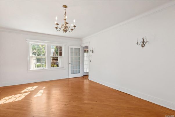 Chandelier, Empty room, Interior, Wood Texture Flooring