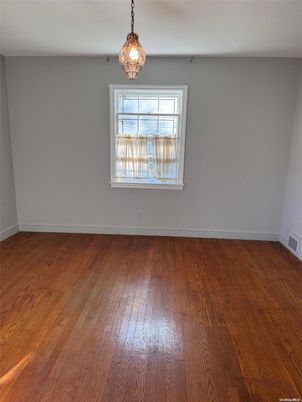 Empty room, Interior, Pendant Lights, Wood Texture Flooring