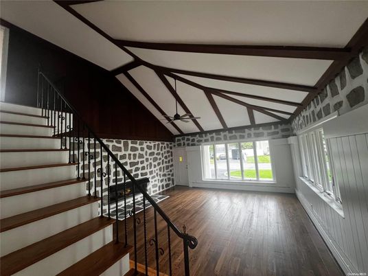 Empty room, Interior, Wooden Beams, Wood Texture Flooring
