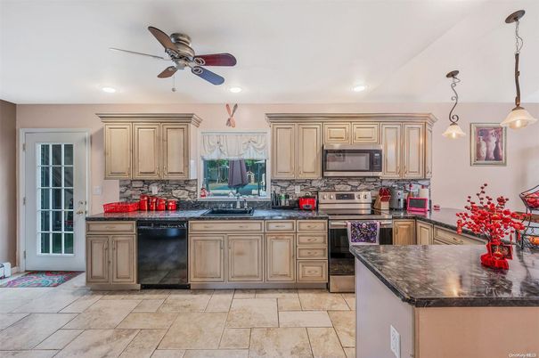 Interior, Kitchen, Pendant Lights, Recessed Lighting, Stainless Steel Appliances