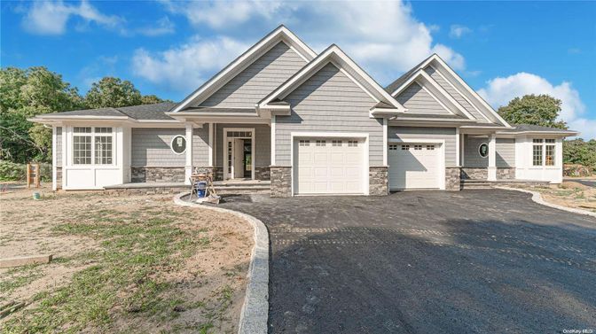 Attached, Exterior, Facade, Ranch