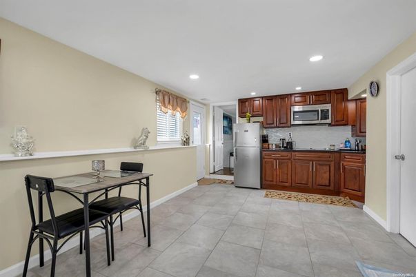 Dining room, Interior, Kitchen, Recessed Lighting, Stainless Steel Appliances