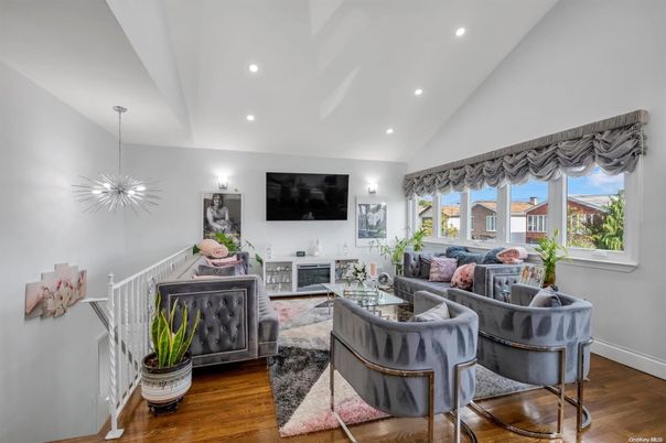 Interior, Living room, Pendant Lights, Recessed Lighting, Wood Texture Flooring