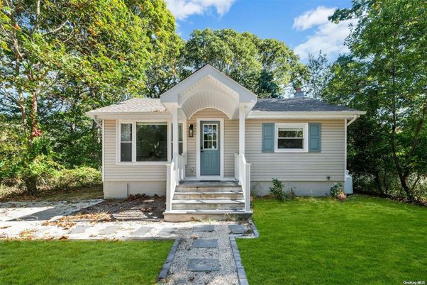 Exterior, Facade, Cape Cod