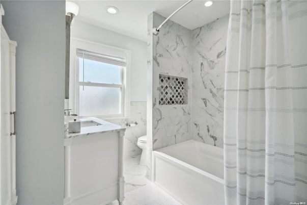 Bathroom, Interior, Marble, Marble Walls, Recessed Lighting