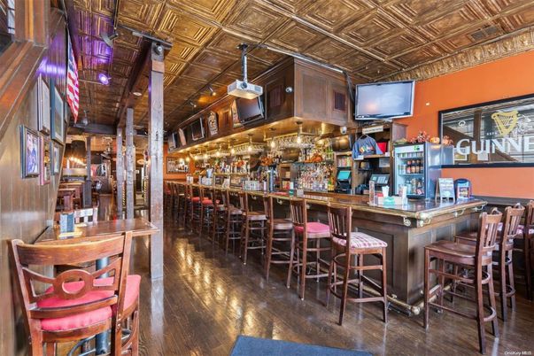 Interior, Pendant Lights, Wood Texture Flooring