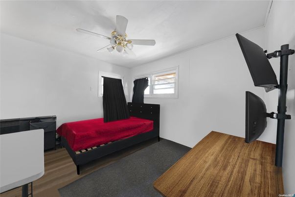 Bedroom, Fitness Equipment, Interior, Wood Texture Flooring
