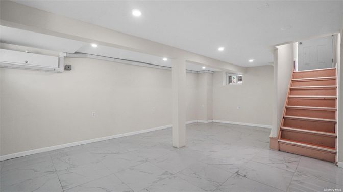 Empty room, Interior, Marble, Recessed Lighting