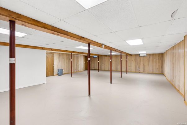 Empty room, Interior, Recessed Lighting, Wooden Beams, Wooden Walls
