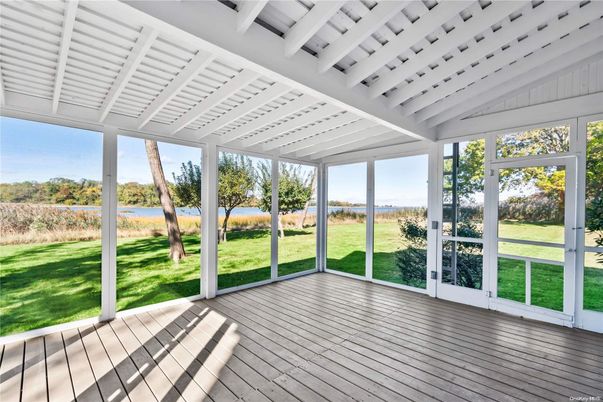Empty room, Interior, Sun Room, Water, Wood Texture Flooring