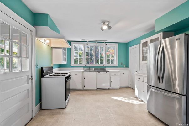Interior, Kitchen, Stainless Steel Appliances