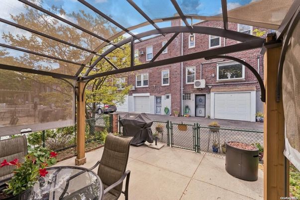 Exterior, Glass Ceilings, Sun Room