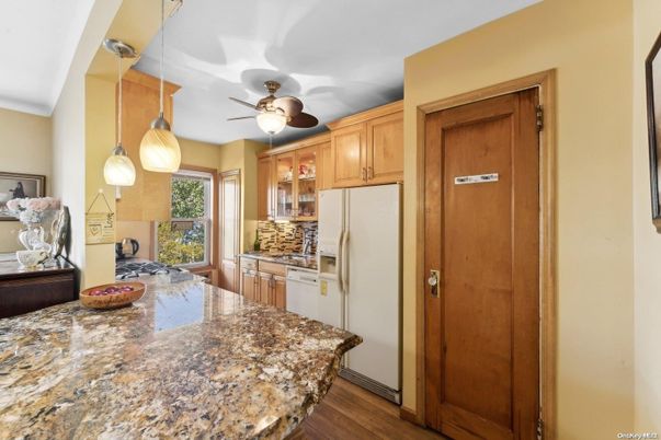 Interior, Kitchen, Pendant Lights, Wood Texture Flooring